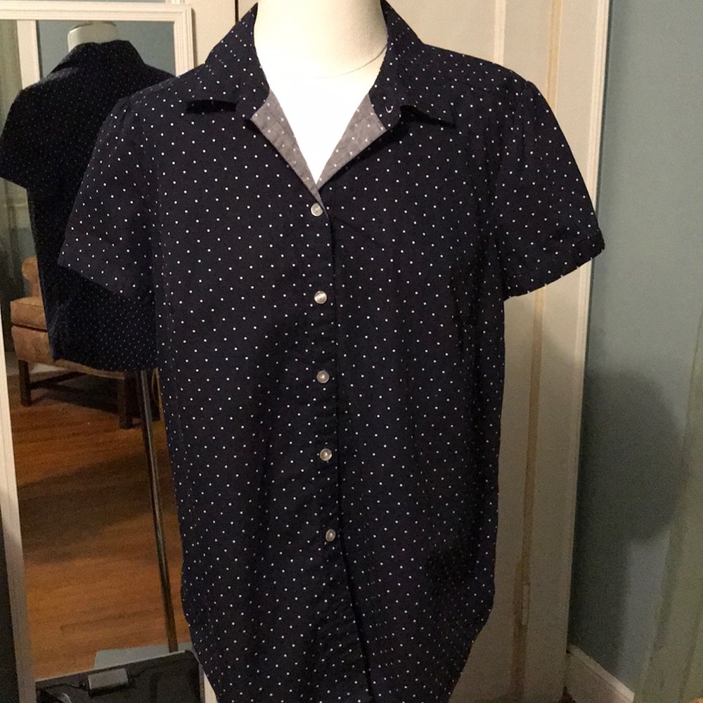 Croft & Barrow Button Down Short Sleeve. Large